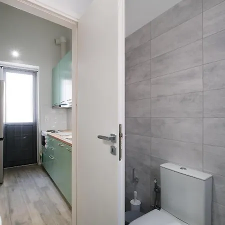 Piraiki Coastal Apartment *
